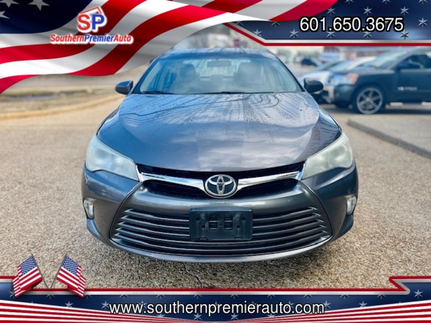 2015 GRAY TOYOTA CAMRY SE; LE; XLE; X (4T4BF1FK9FR) , located at 922 W. Beacon St., Philadelphia, MS, 39350, (601) 650-3675, 32.770447, -89.127151 - Photo#1